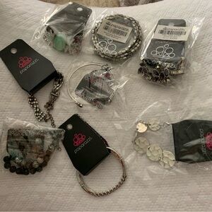 listing-status-banner